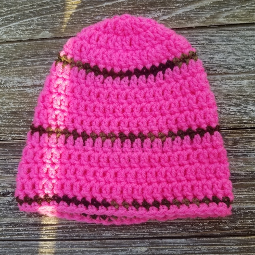 NWT Handmade Crochet Unisex Neon Pink and Camo Hat Size Small Kids